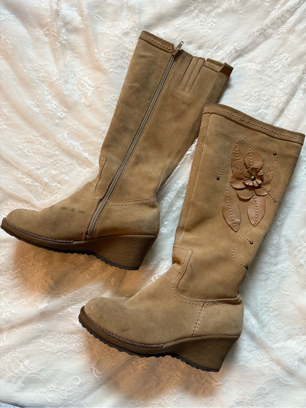 Antidote Vintage Y2K Boho Tan Suede Knee High Wedge Boots Flower Applique